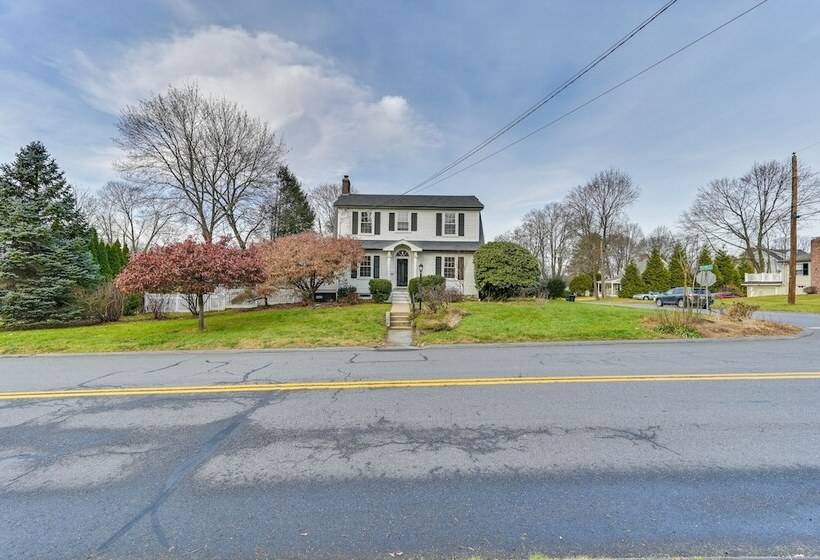 Home W/ Backyard ~ 2 Mi To Downtown Lexington!