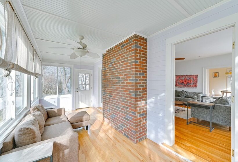 Home W/ Backyard ~ 2 Mi To Downtown Lexington!