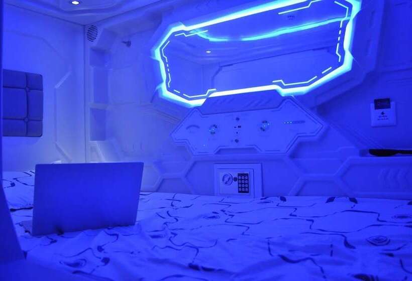 فندق Cosmos Capsule Coworking London