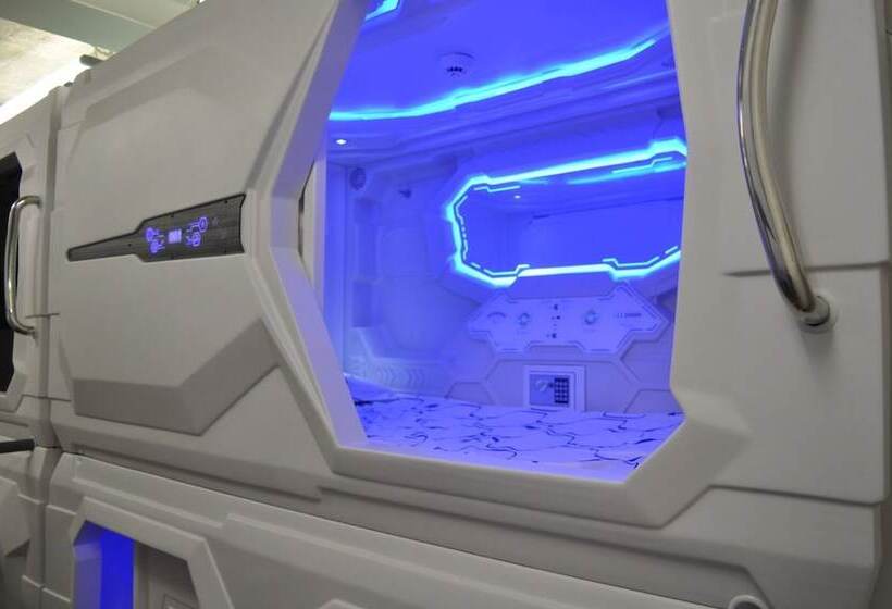 فندق Cosmos Capsule Coworking London