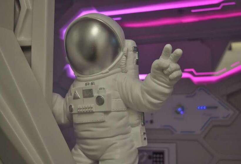 فندق Cosmos Capsule Coworking London