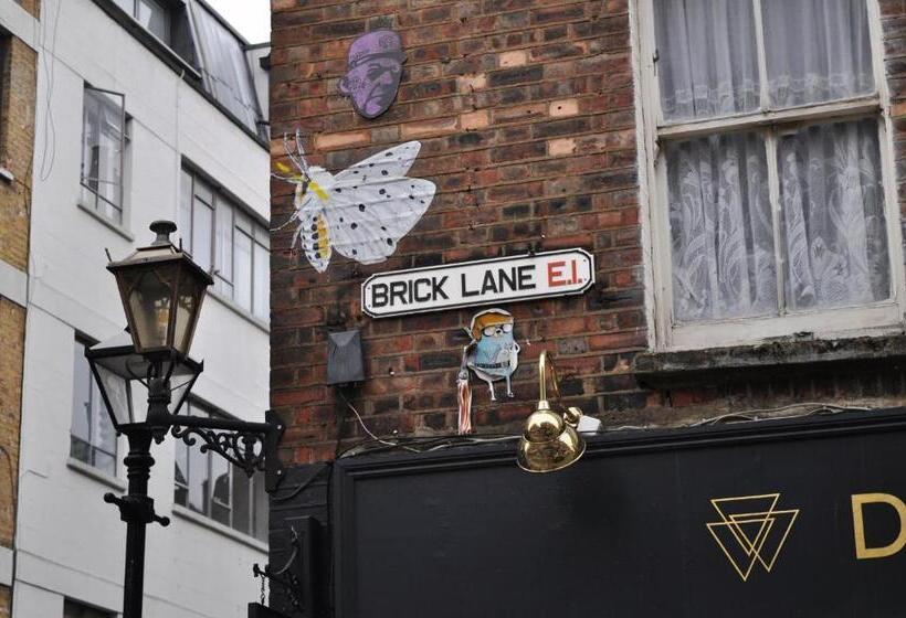 فندق Cosmos Capsule Coworking London