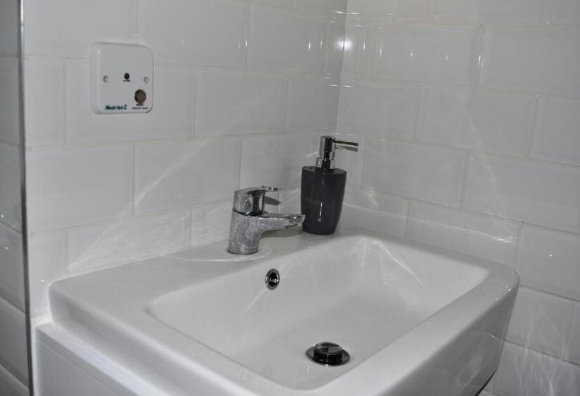 فندق Cosmos Capsule Coworking London