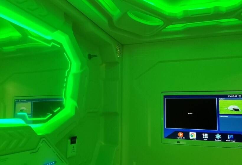 فندق Cosmos Capsule Coworking London