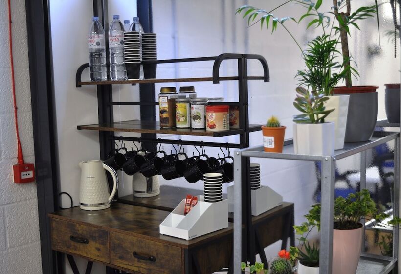 فندق Cosmos Capsule Coworking London