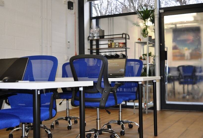 فندق Cosmos Capsule Coworking London