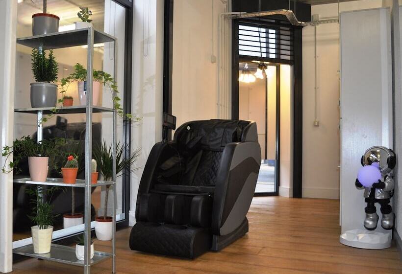 فندق Cosmos Capsule Coworking London