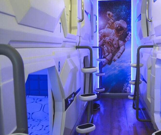 فندق Cosmos Capsule Coworking London