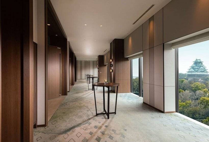 فندق Doubletree By Hilton Osaka Castle