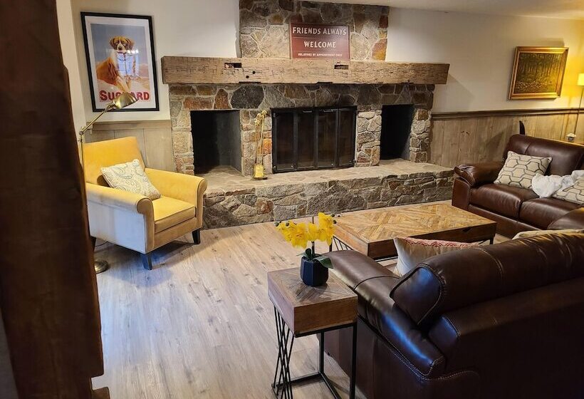 فندق Grey Bonnet Inn