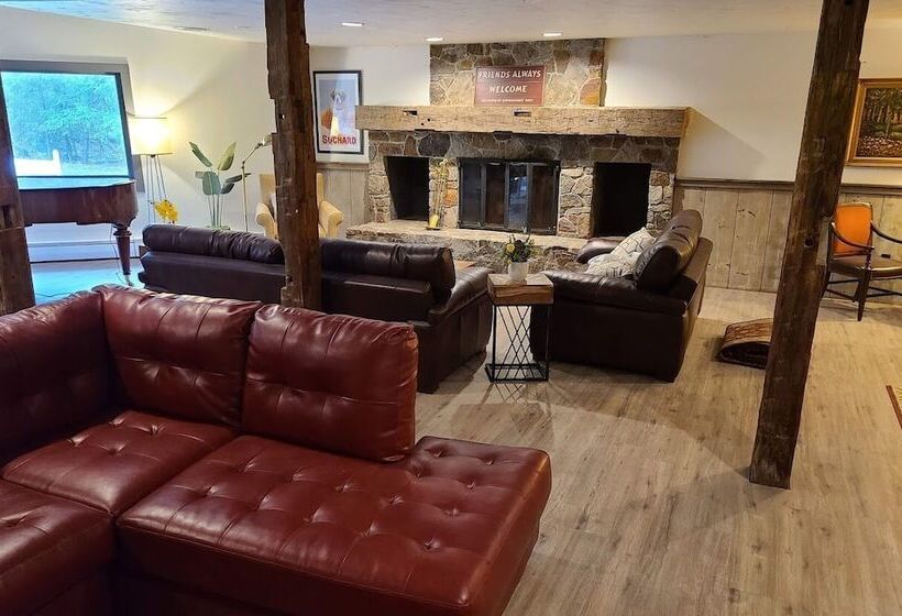 فندق Grey Bonnet Inn