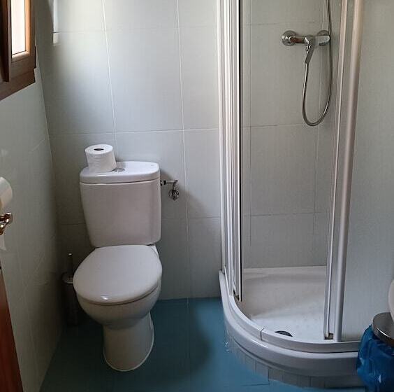 ホテル Habitaciones Restaurante Asador El Puente Galdames