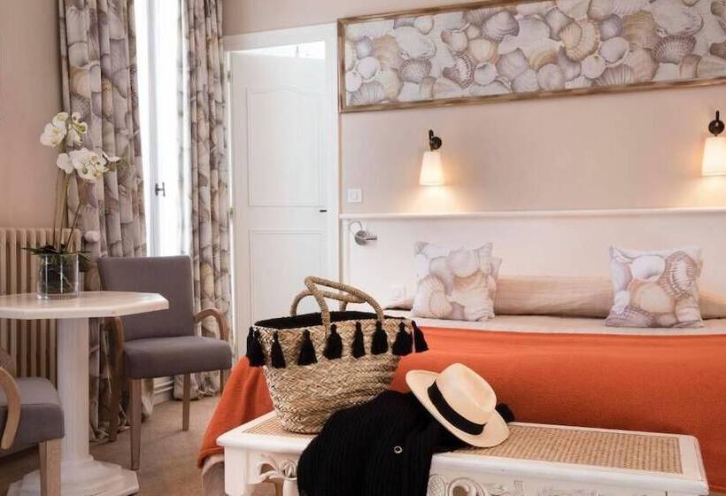 Отель Le Central