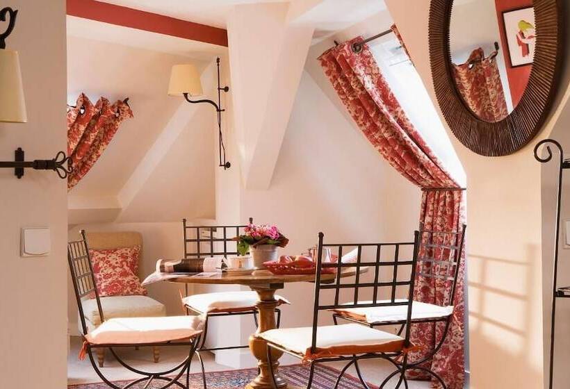 Отель Le Central