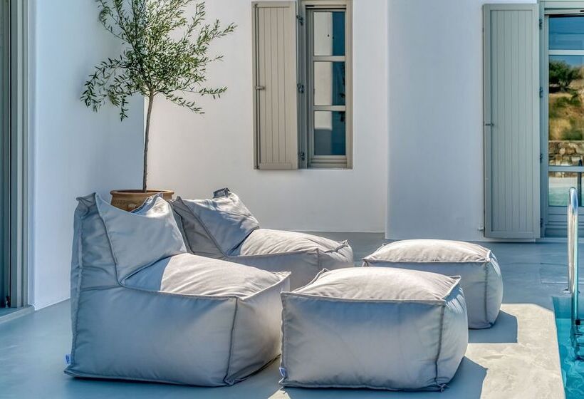 فندق Lil Paros Luxury Suites