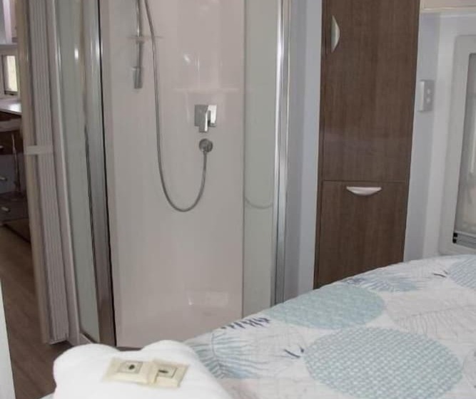 فندق Longford Riverside Caravan Park