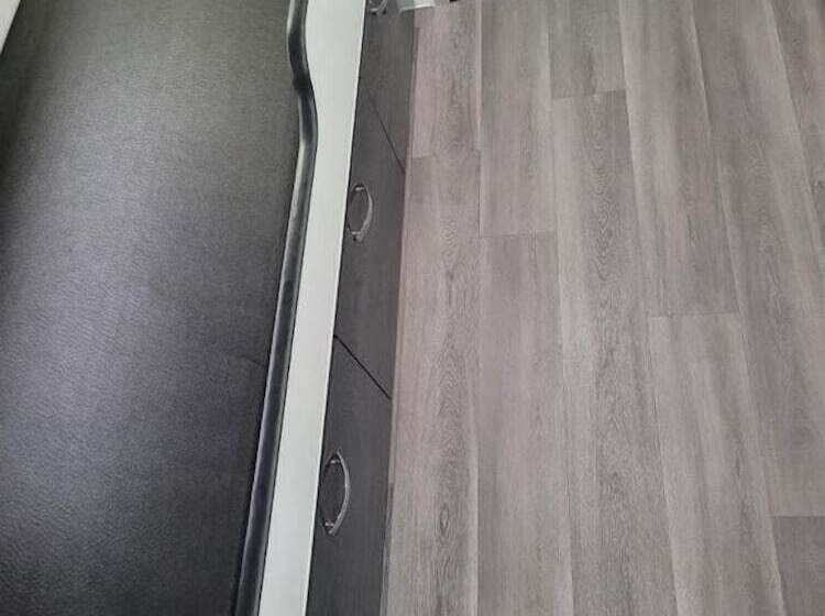 فندق Longford Riverside Caravan Park