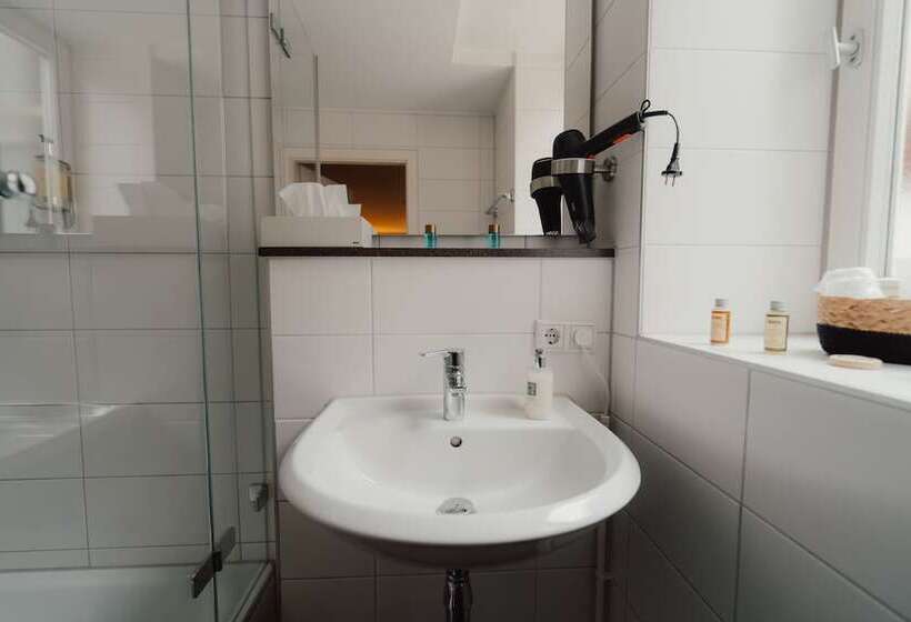 Отель Schwarzes Kreuz