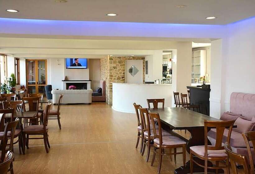 בית מלון כפרי Parnon