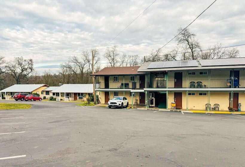 호텔 Quality Inn & Suites