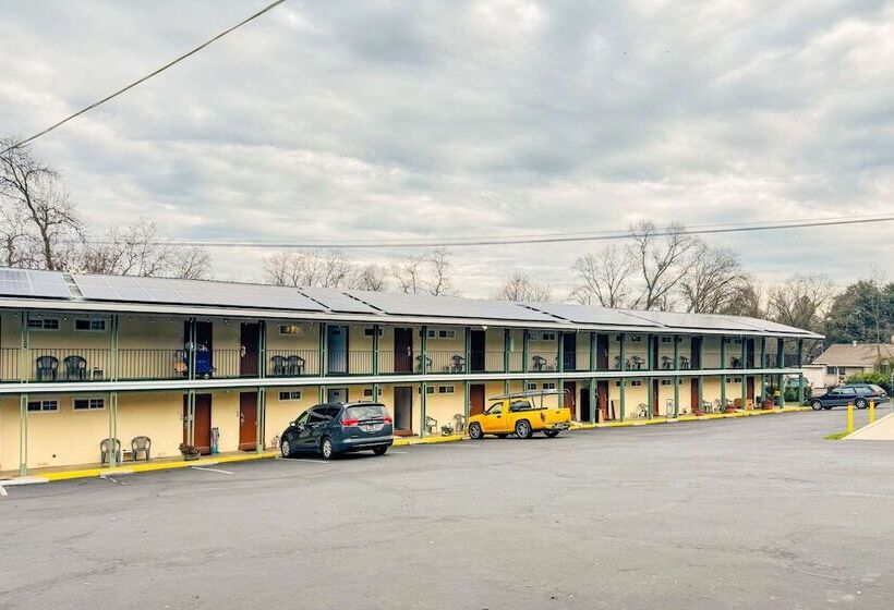 호텔 Quality Inn & Suites