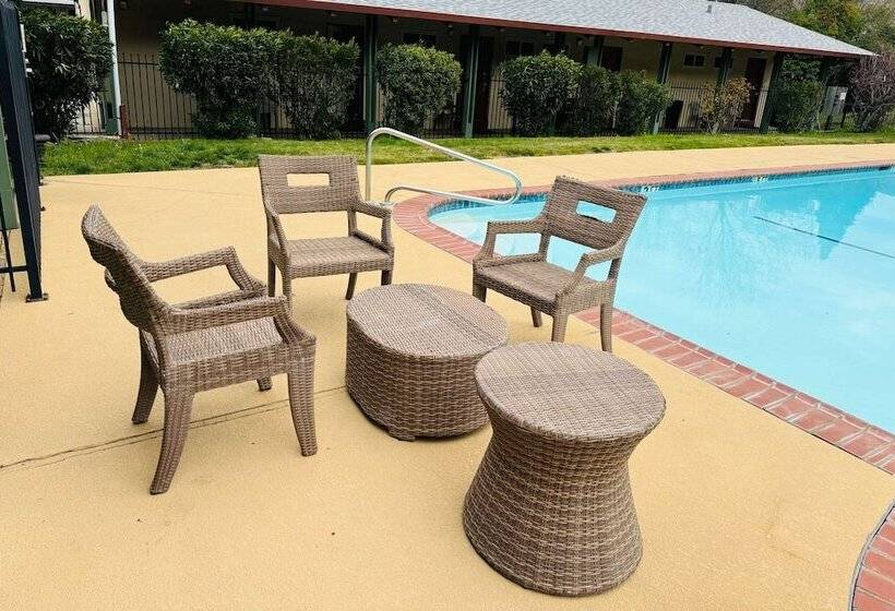 호텔 Quality Inn & Suites