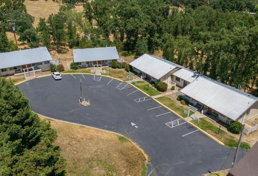 호텔 Quality Inn & Suites