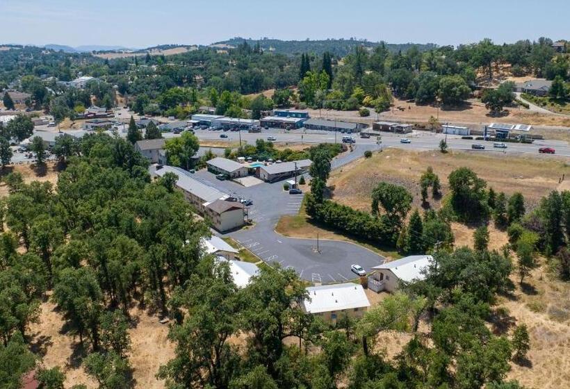 호텔 Quality Inn & Suites