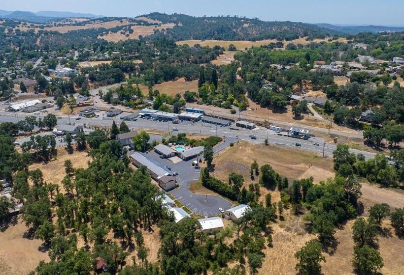 호텔 Quality Inn & Suites