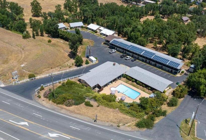 호텔 Quality Inn & Suites