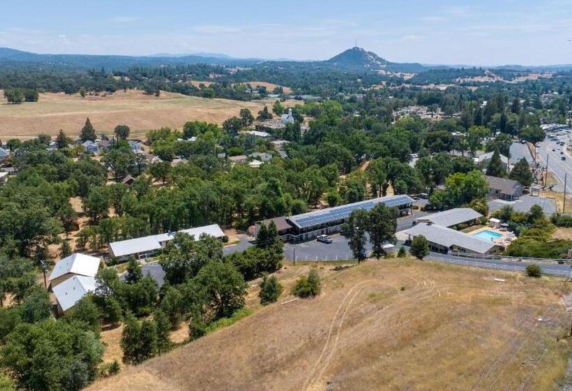 호텔 Quality Inn & Suites