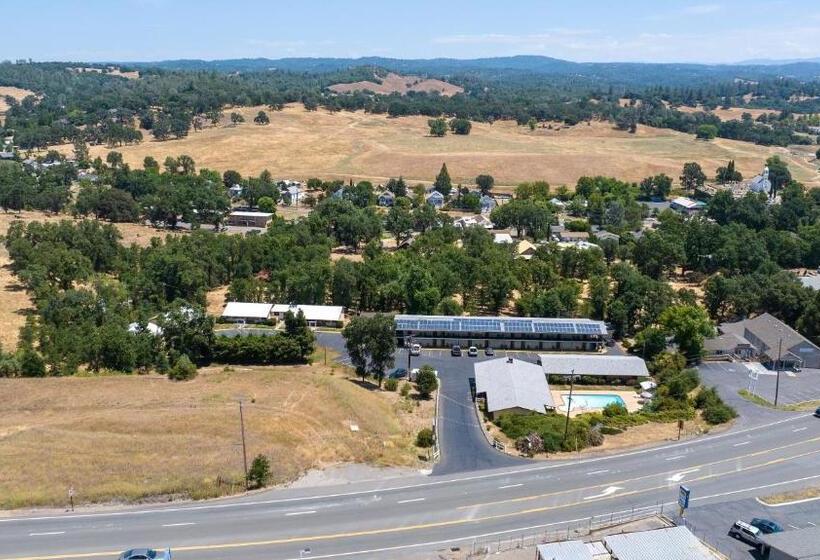 호텔 Quality Inn & Suites