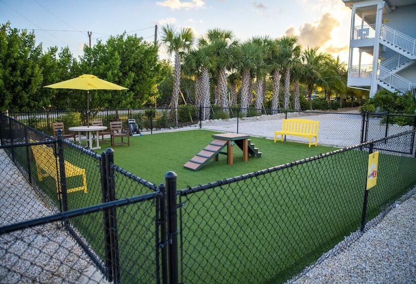 Sugarloaf Key Hotel At Koa Resort