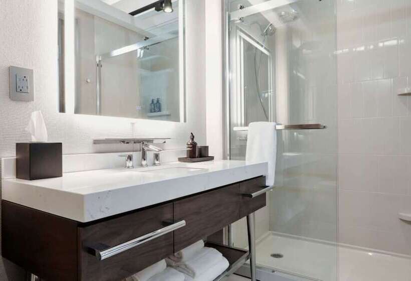 Отель Tempo By Hilton Louisville Downtown Nulu