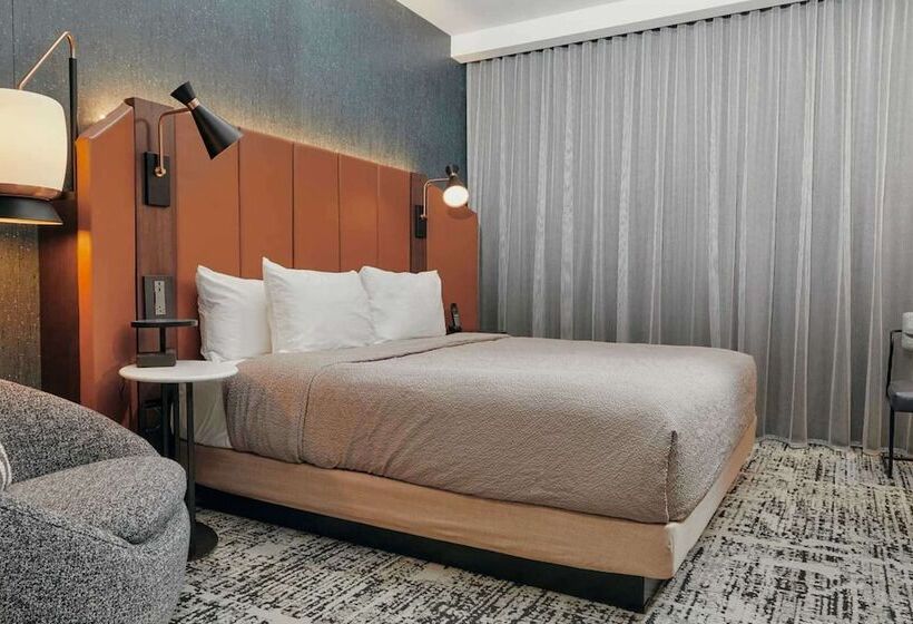 Отель Tempo By Hilton Louisville Downtown Nulu