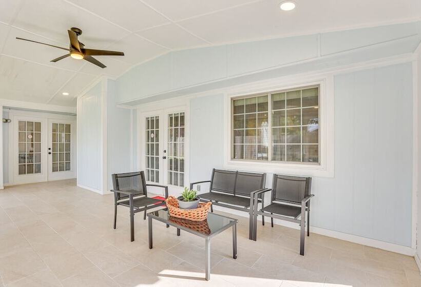 Houston Home W/ Screened Porch, Near Sugar Land!