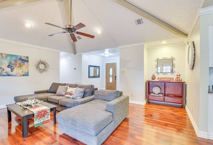 Houston Home W/ Screened Porch, Near Sugar Land!