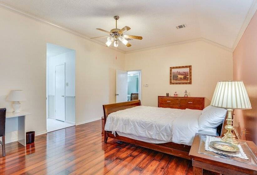 Houston Home W/ Screened Porch, Near Sugar Land!