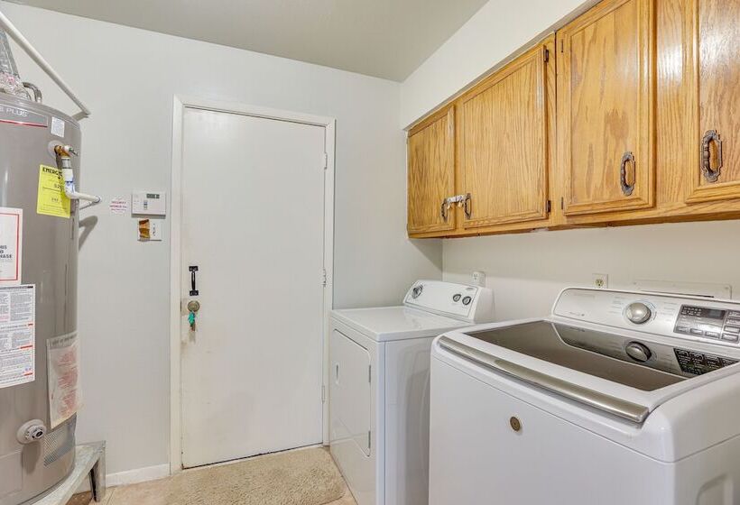 Houston Home W/ Screened Porch, Near Sugar Land!