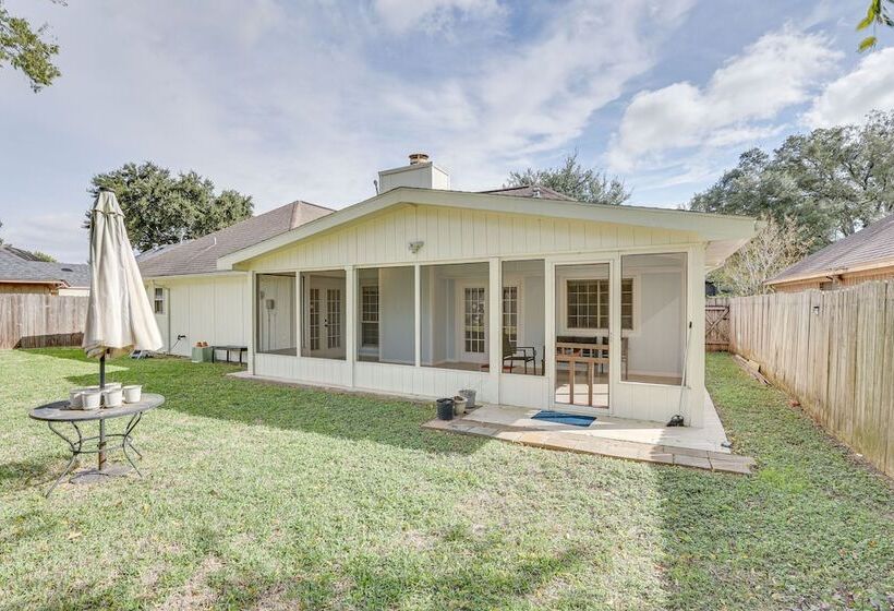 Houston Home W/ Screened Porch, Near Sugar Land!