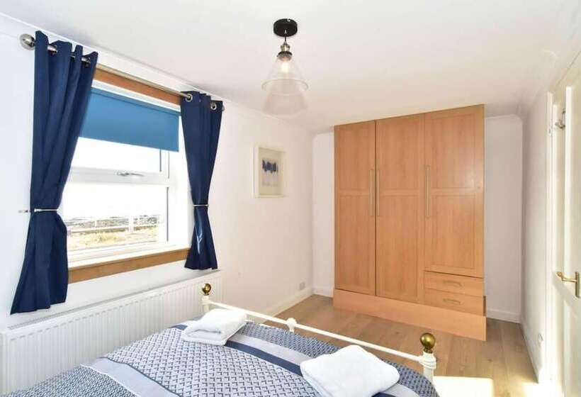 2bed Cottage Johnshaven   Family Friendy