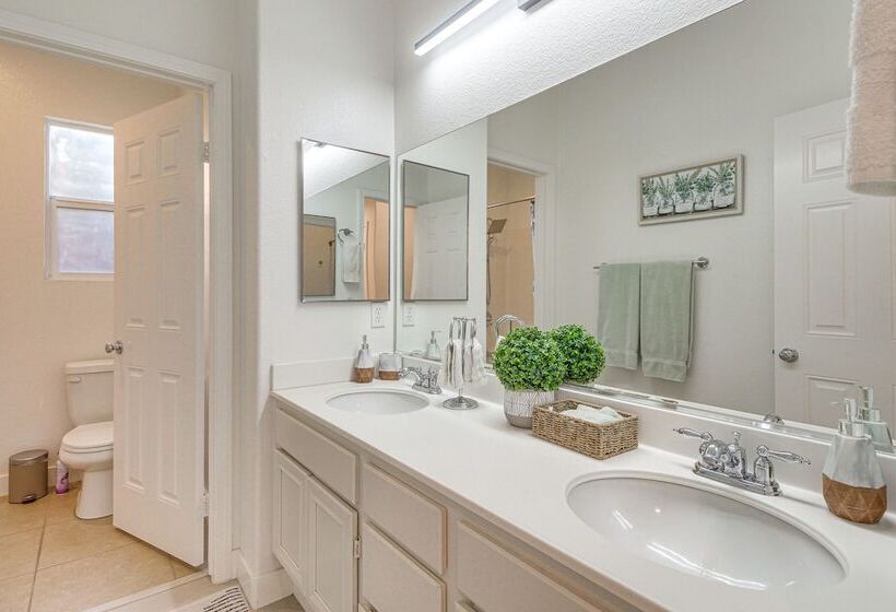 Indio Oasis W/ Heated Saltwater Pool + Hot Tub!