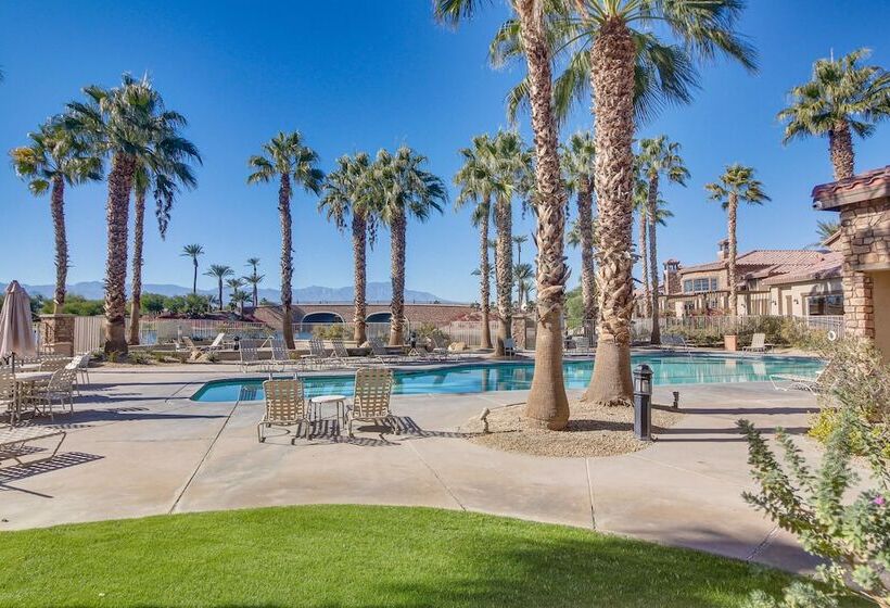 Indio Oasis W/ Heated Saltwater Pool + Hot Tub!