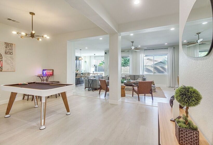 Indio Oasis W/ Heated Saltwater Pool + Hot Tub!