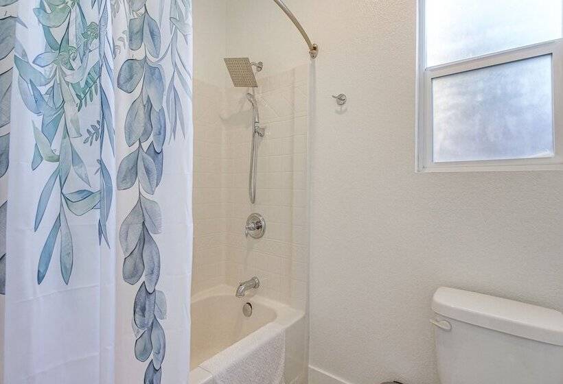 Indio Oasis W/ Heated Saltwater Pool + Hot Tub!