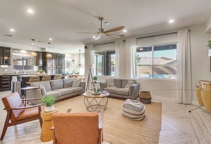 Indio Oasis W/ Heated Saltwater Pool + Hot Tub!