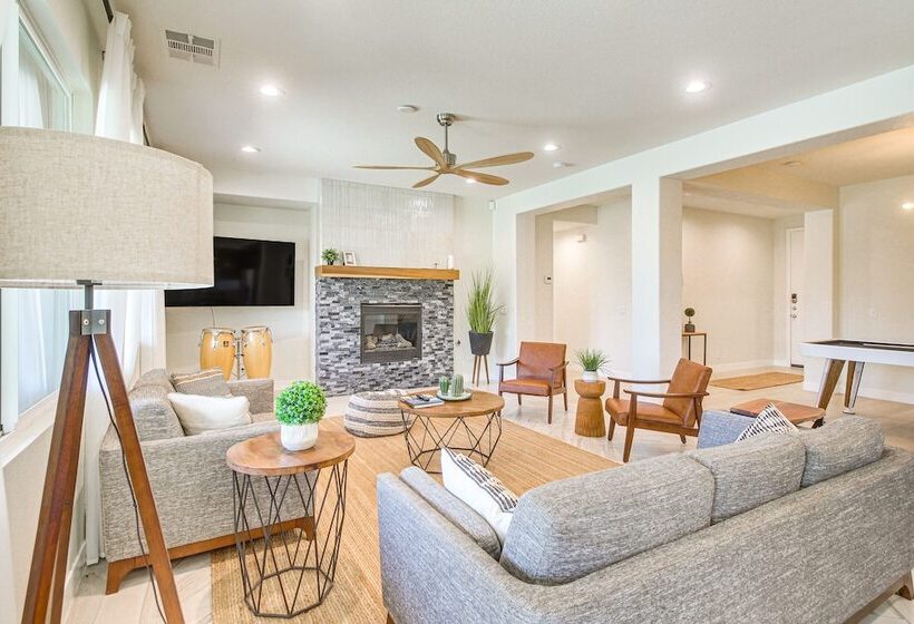 Indio Oasis W/ Heated Saltwater Pool + Hot Tub!