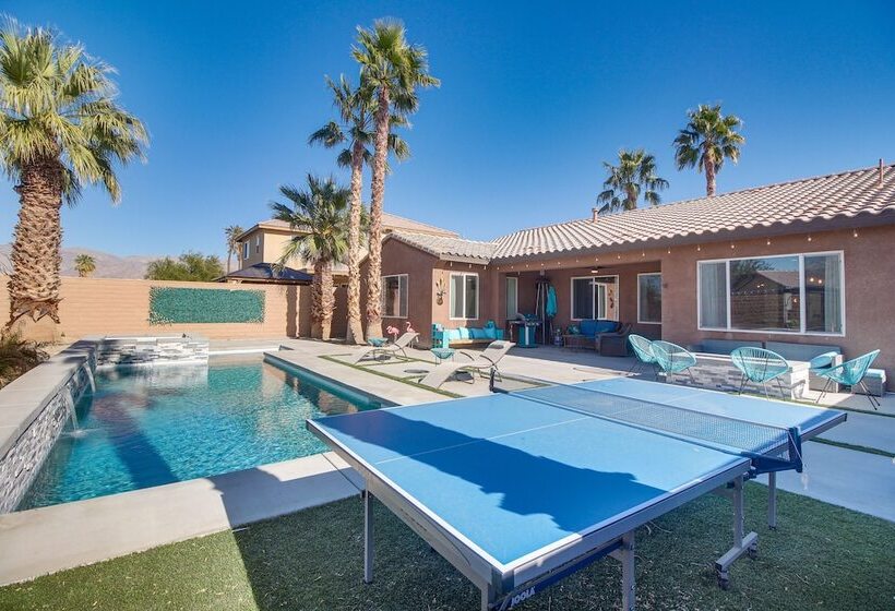 Indio Oasis W/ Heated Saltwater Pool + Hot Tub!