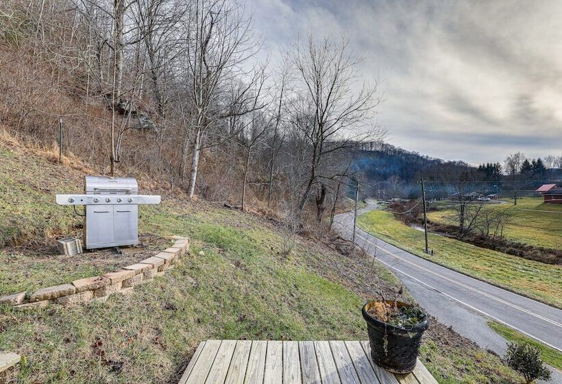 Inviting Vilas Cottage: 9 Mi To Downtown Boone!