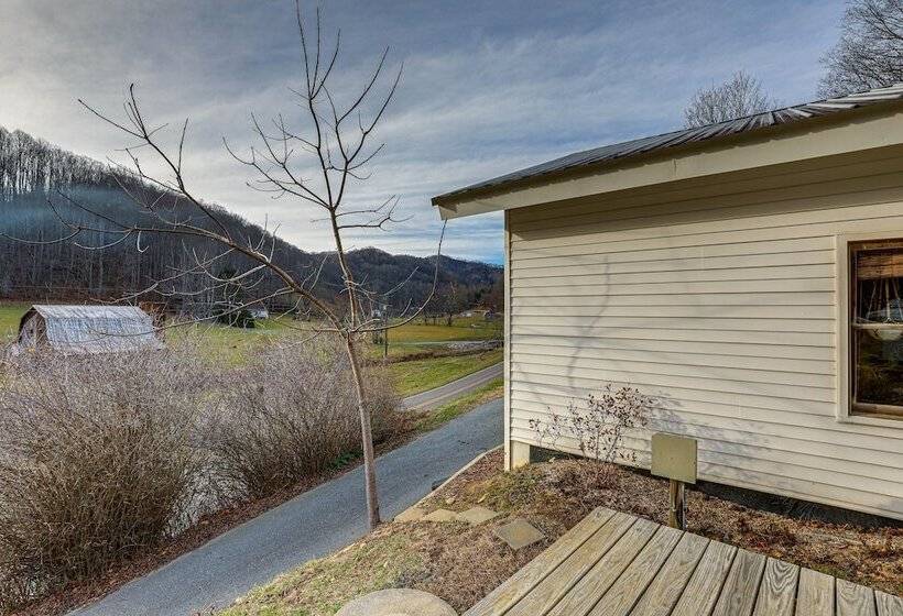 Inviting Vilas Cottage: 9 Mi To Downtown Boone!